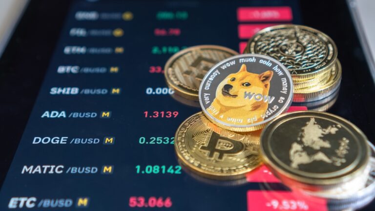 Arizona Governor Vetoes Two Crypto Bills, Greenlights Bitcoin ATM Regulation